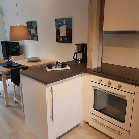 Kampweg 4 *